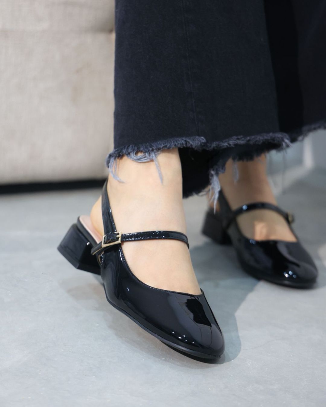 122I Charol Negro