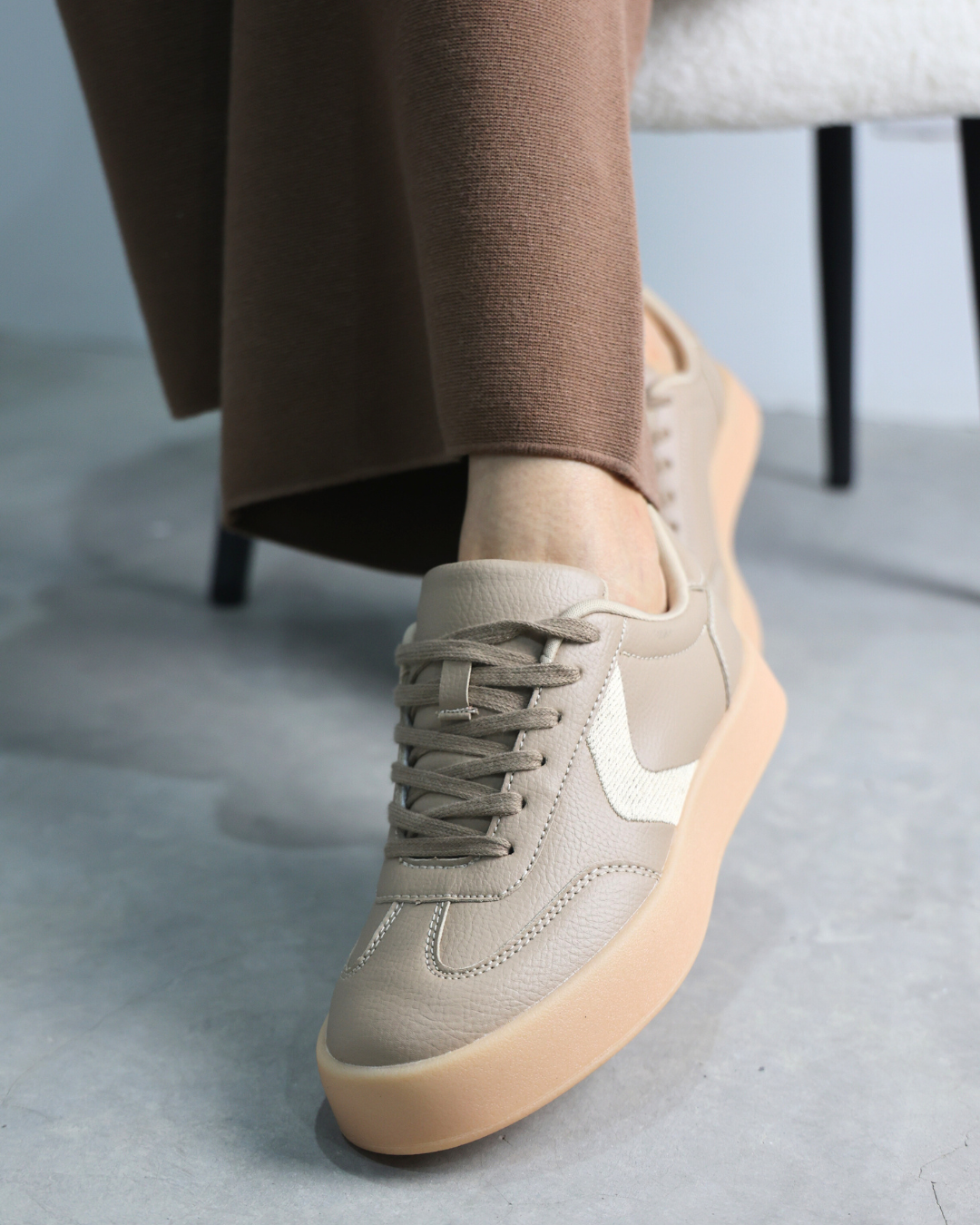 133I Sintético Taupe