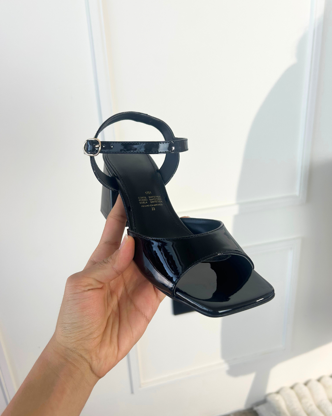 1701L Charol Negro