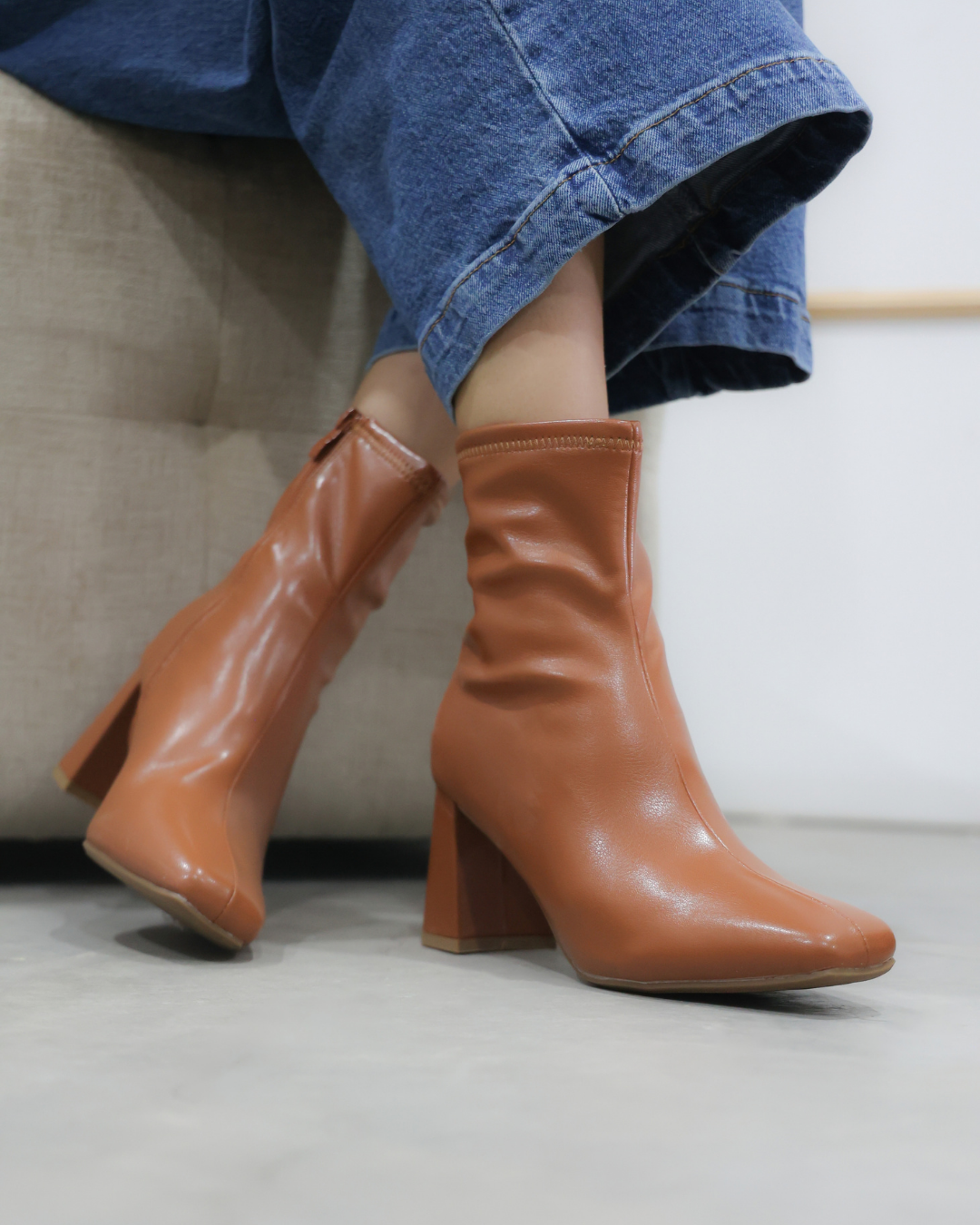 327AR Bota Sintético Tan