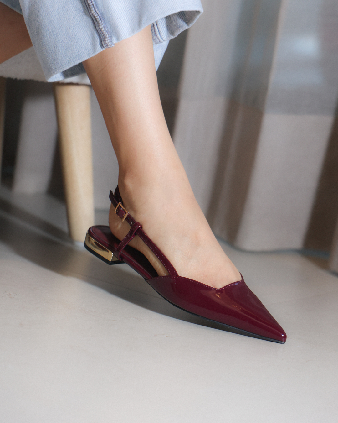 347AR Zapatilla Sintético Charol Vino