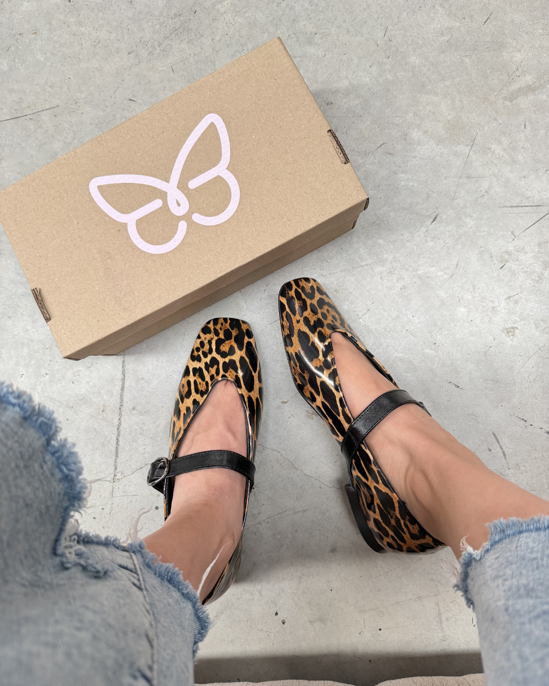 4078R Casual Sintético Charol Leopardo Café