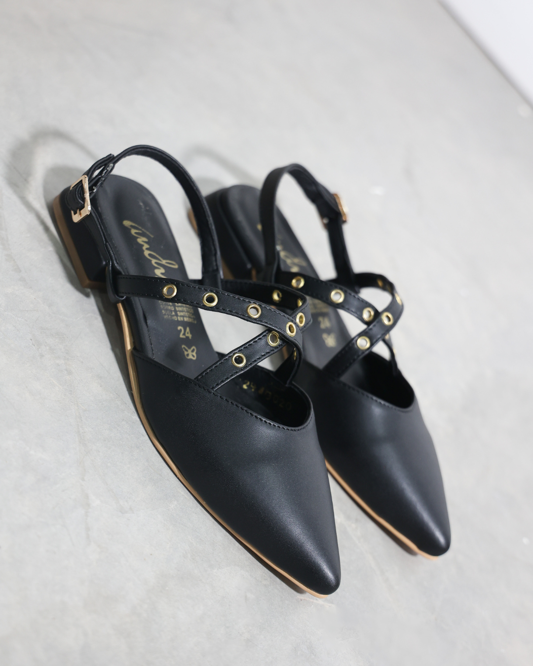 1523R Nairobi Negro