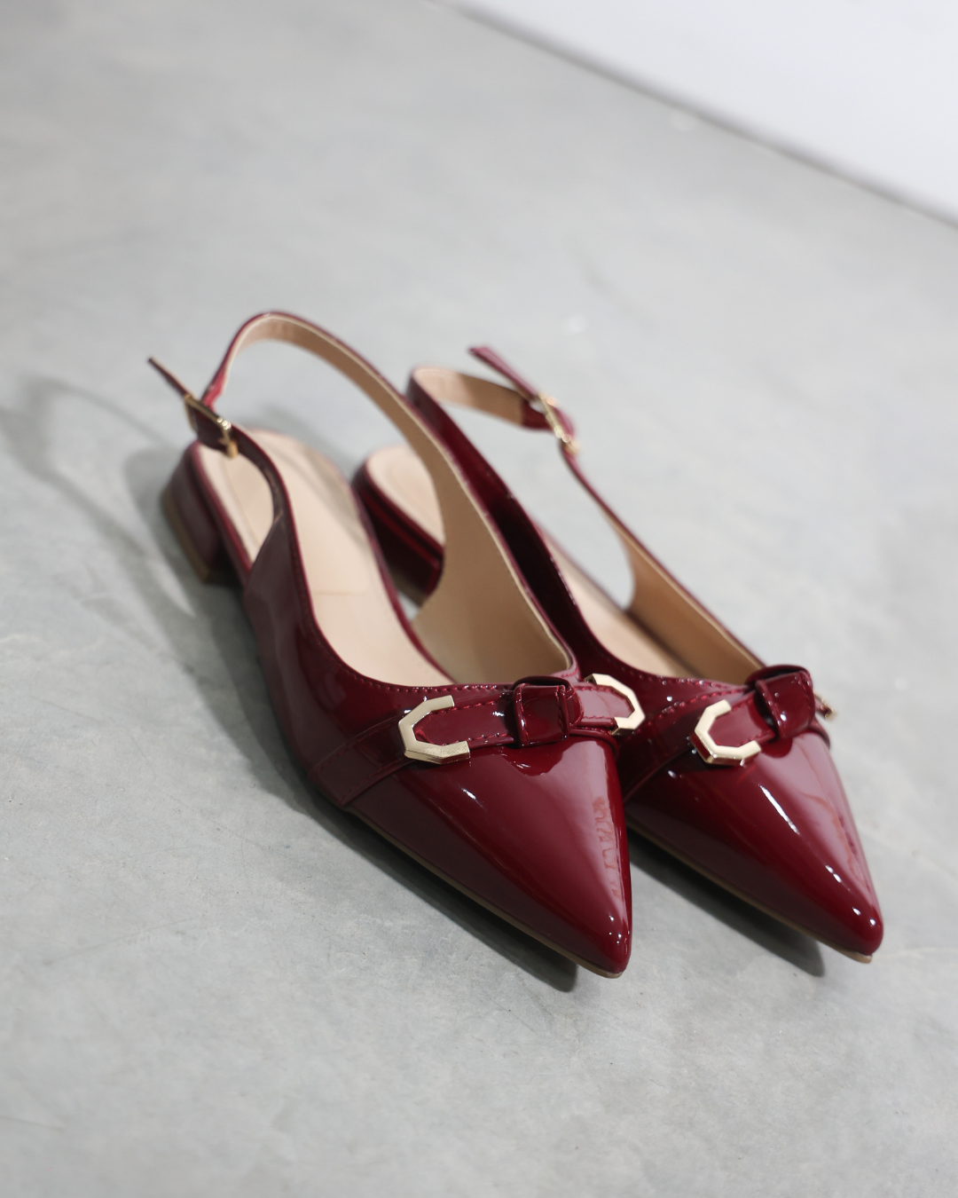 267AR Zapatilla Sintético Charol Vino