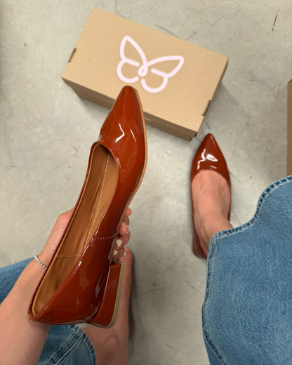 1500R Zapatilla Charol Cacahuate