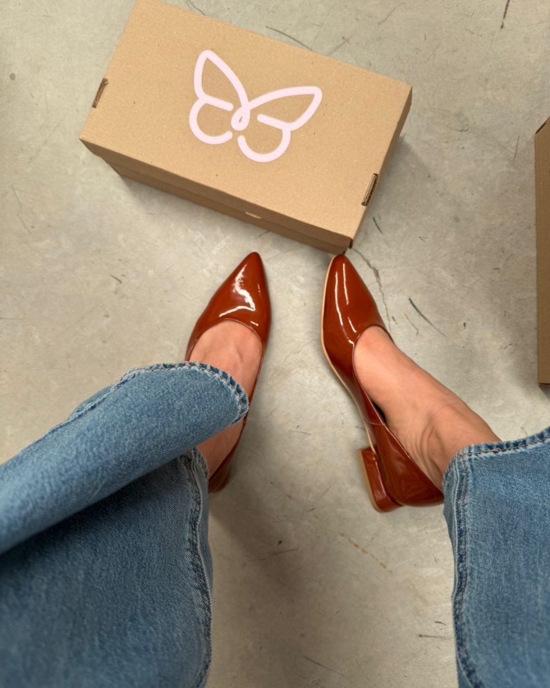 1500R Zapatilla Charol Cacahuate