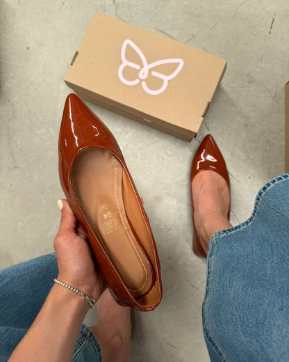 1500R Zapatilla Charol Cacahuate