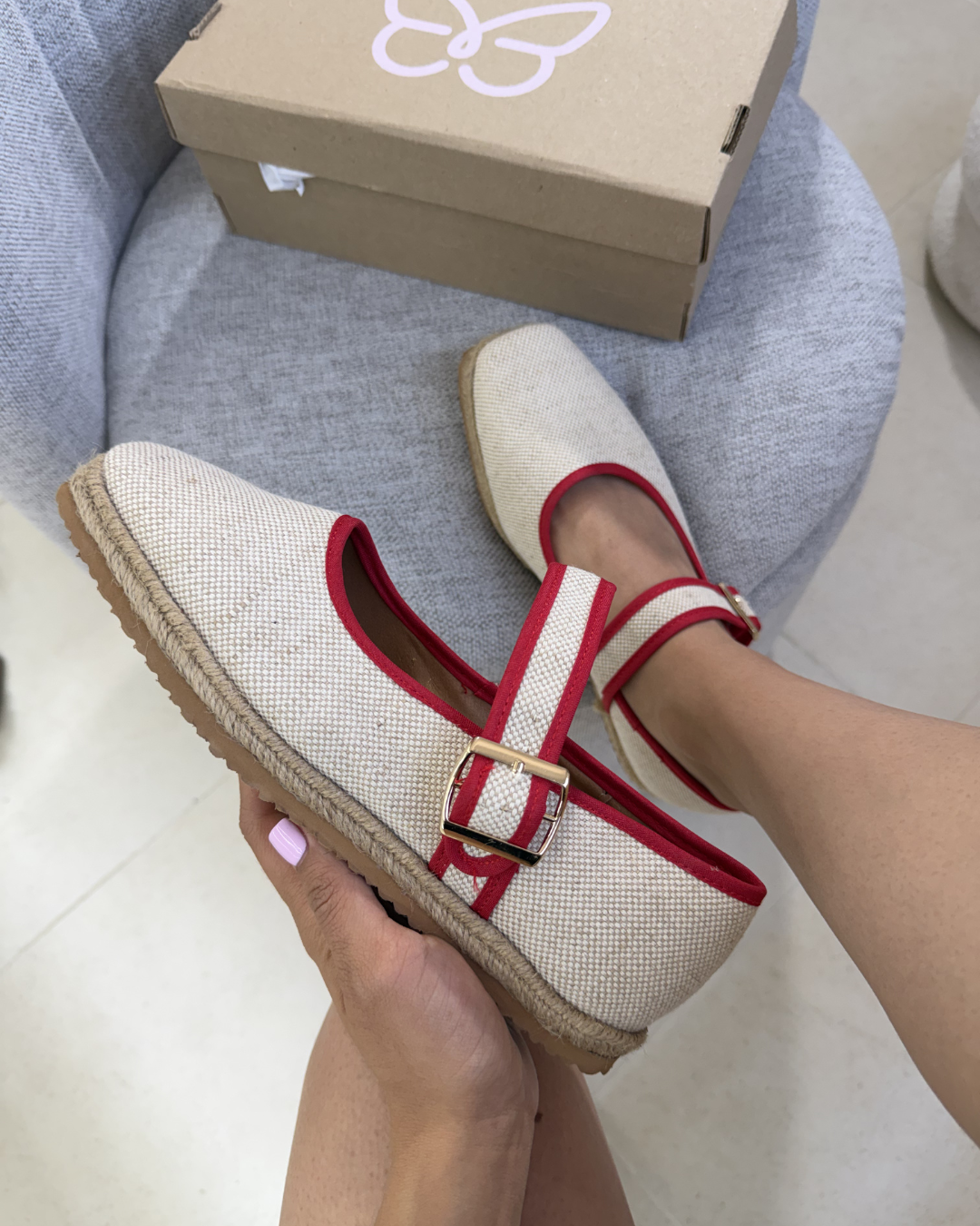 5079R Casual Sintético Arpillera Natural/Rojo