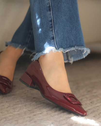 30040 Zapatilla Charol Vino