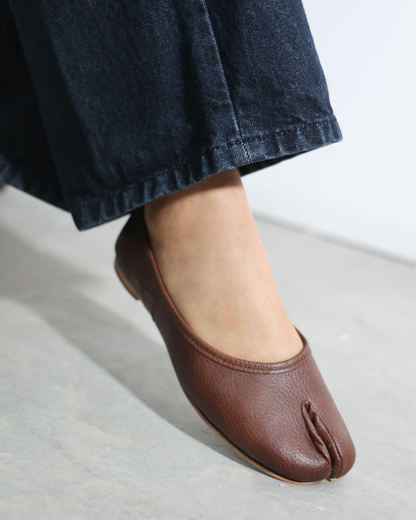 4801R Tabbi Piel Café zapato estilo japones hecho con material de alta calidad