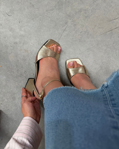 1700L Zapatilla Napa Elite Oro Inglés