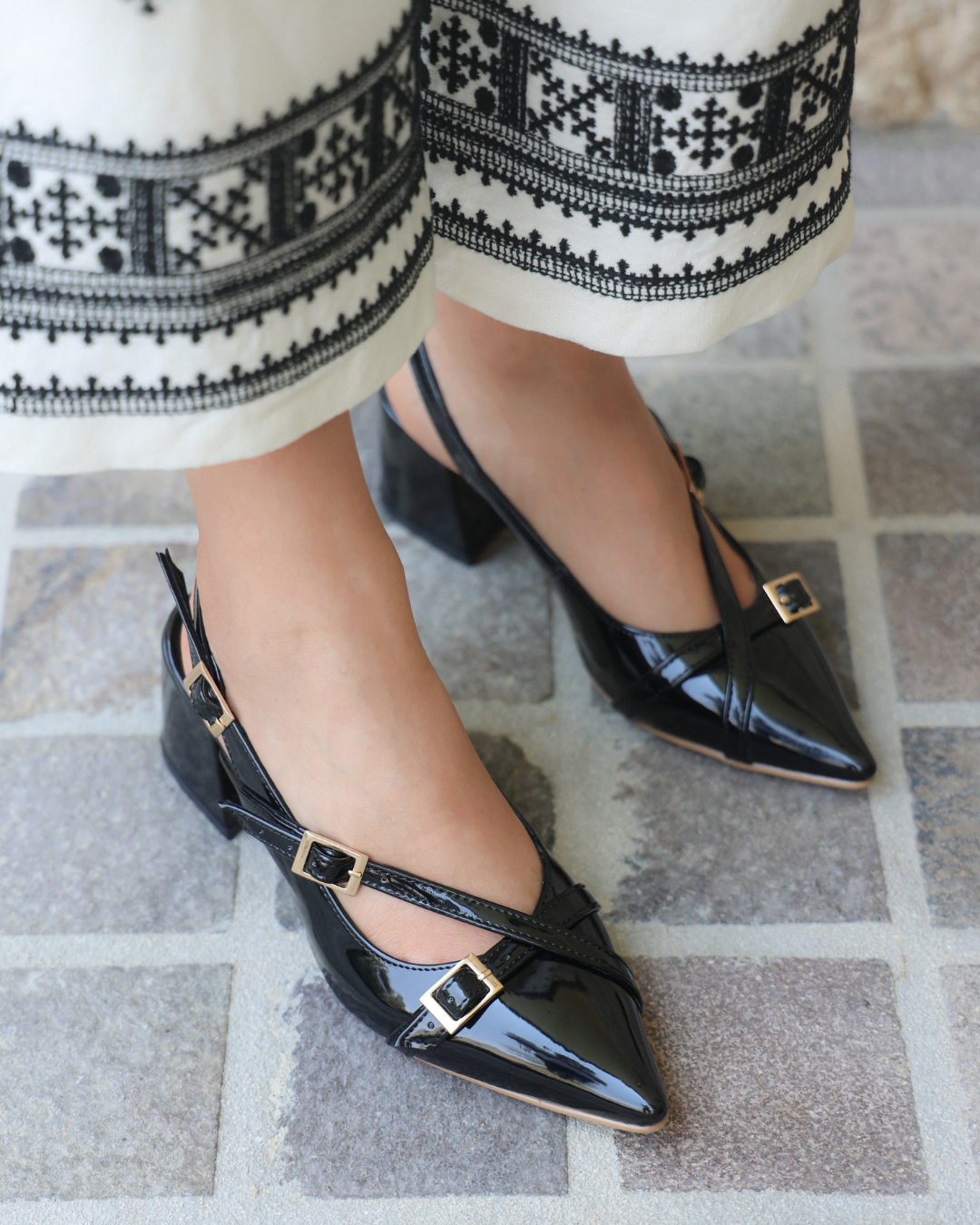 851R Charol Negro