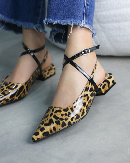 1506L Zapatilla Charol Leopardo Café