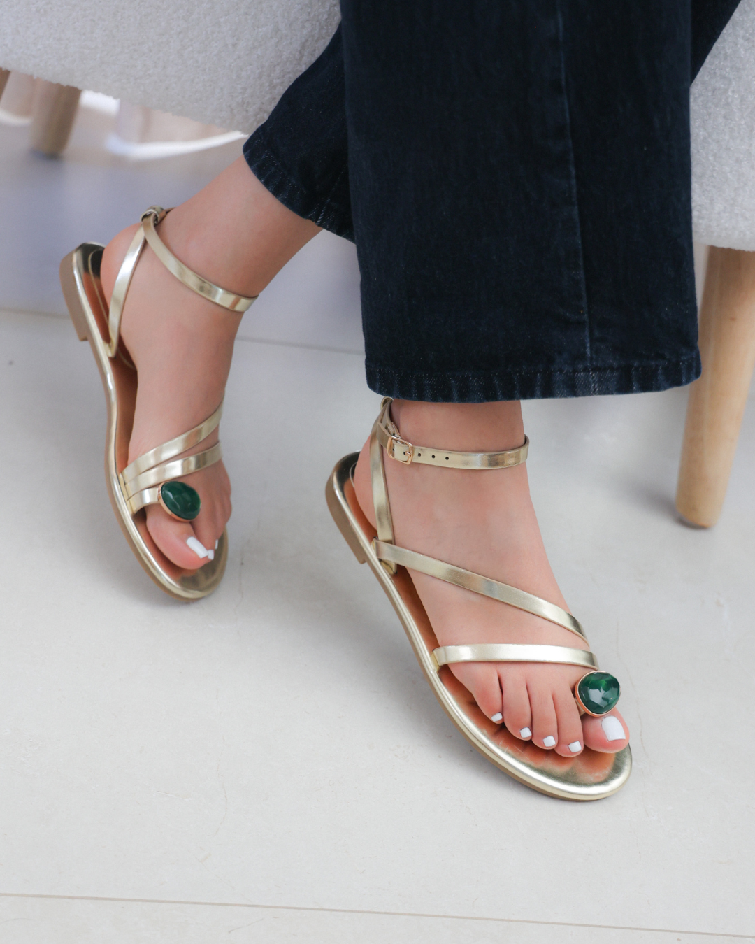 240AR Sandalia Sintético Oro