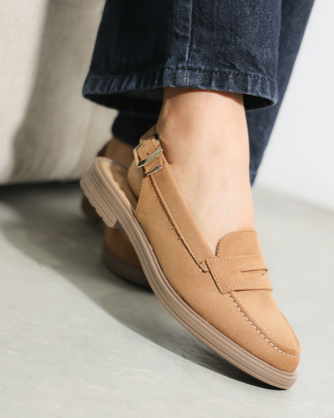 12019R Casual Sintético Durazno Almendra