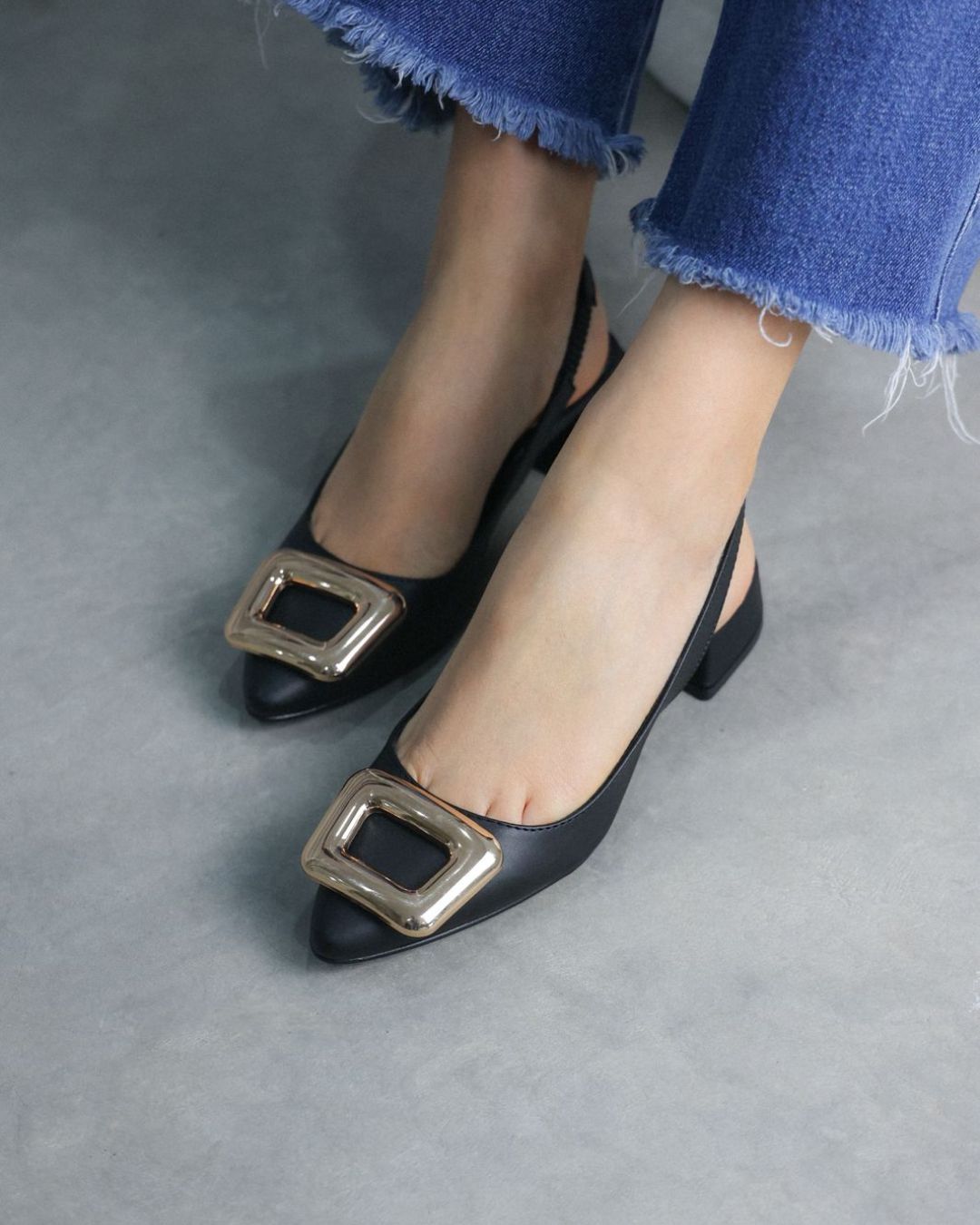 2513R Nairobi Negro