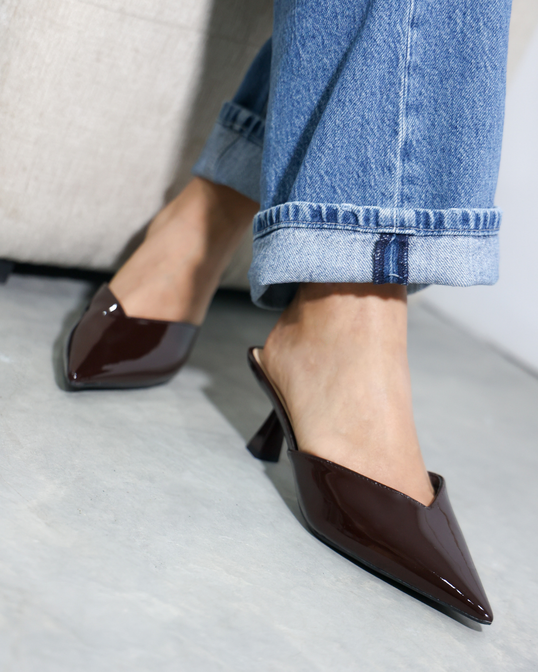 283AR Zapatilla Sintético Charol Café