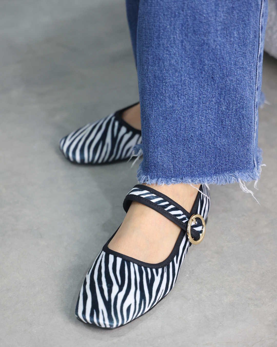 4070 Zapato Casual Sintético Estampado Negro / Blanco