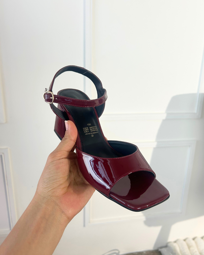 1701L Zapatilla Charol Vino