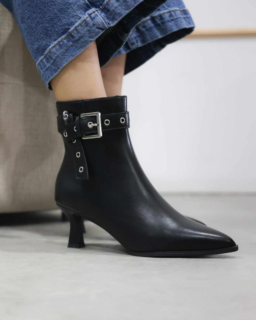 323AR Bota Sintetico Negro