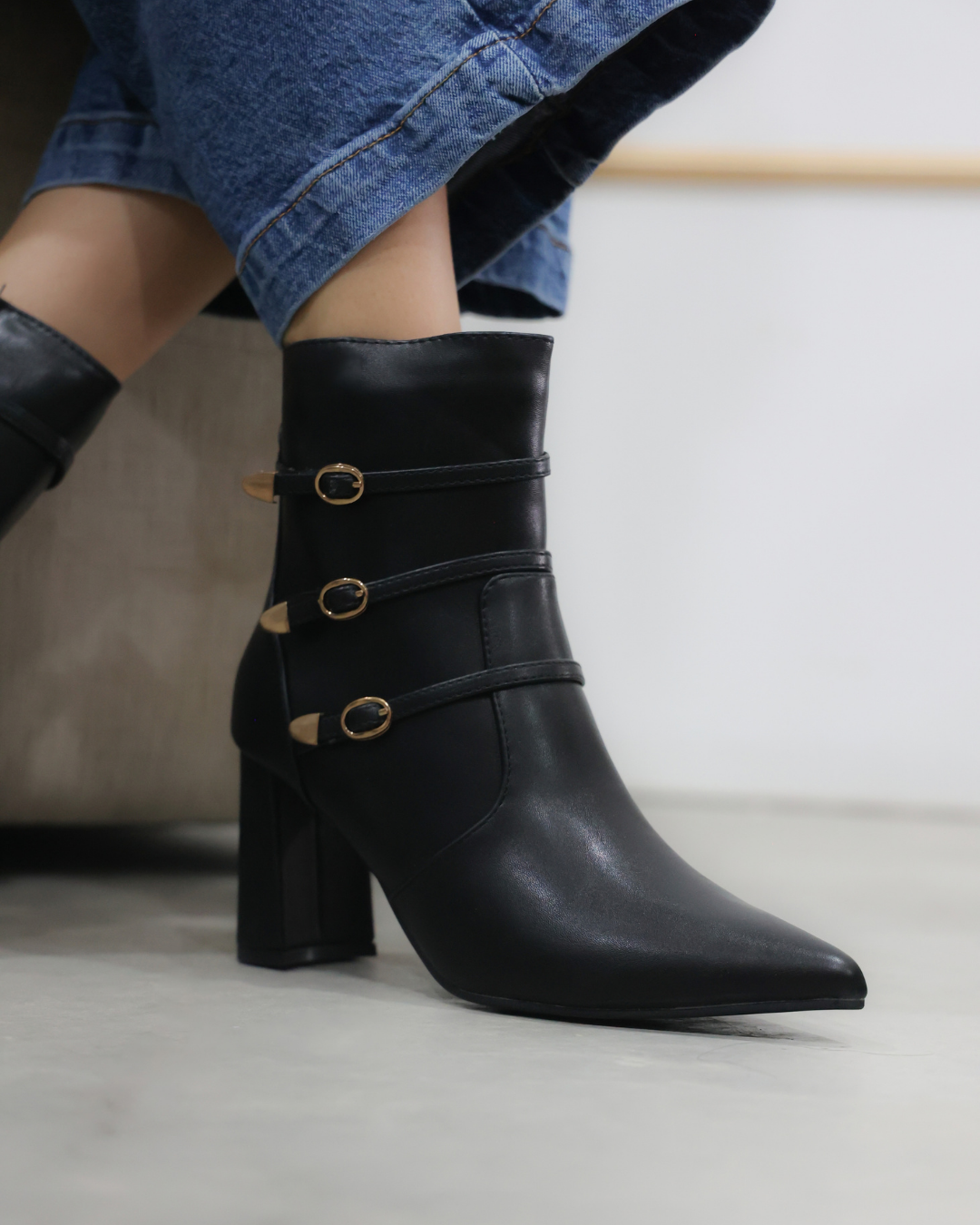 329AR Bota Sintético Negro
