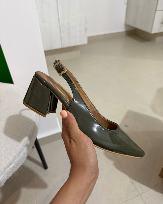 852R Zapatilla Charol Musgo