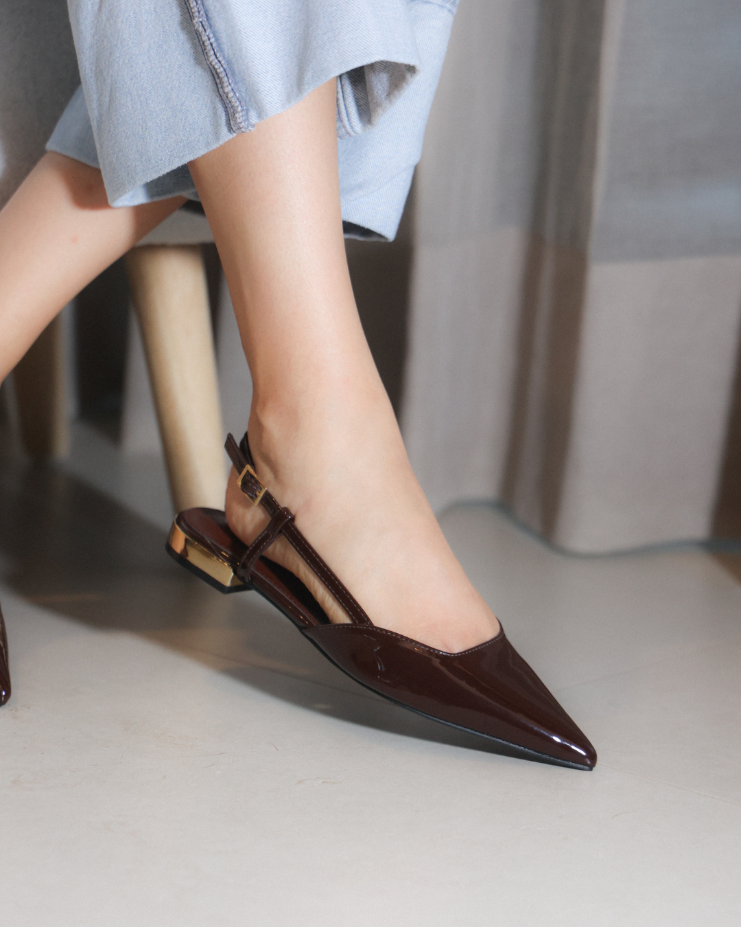 347AR Zapatilla Sintético Charol Café