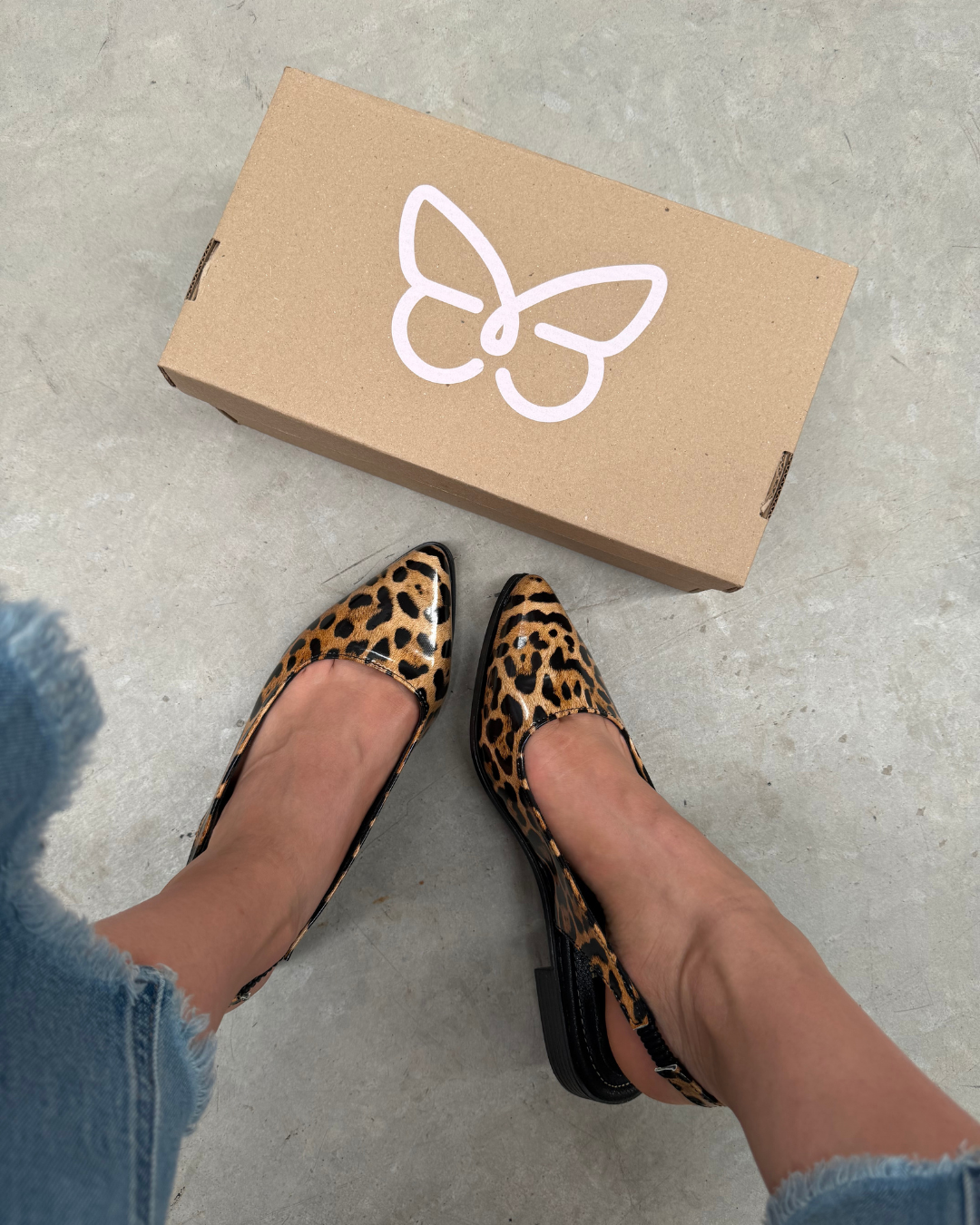 3020R Casual Sintético Charol Leopardo Café