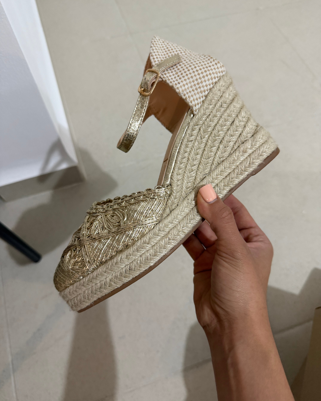 263AR Casual Sintético Oro