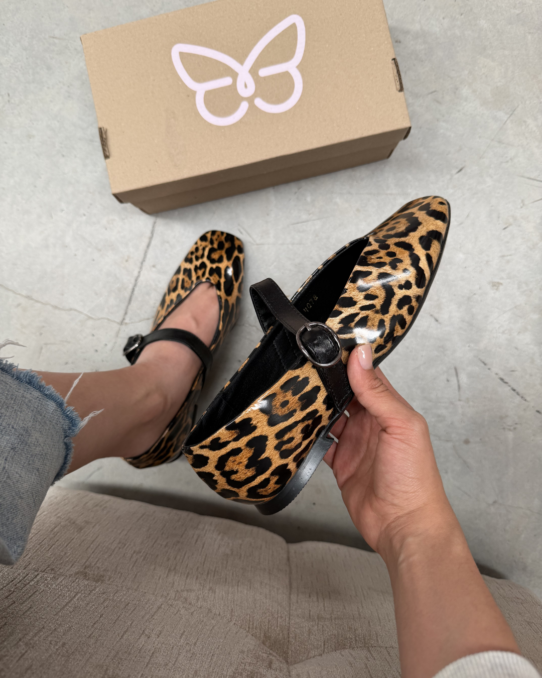 4078R Casual Sintético Charol Leopardo Café