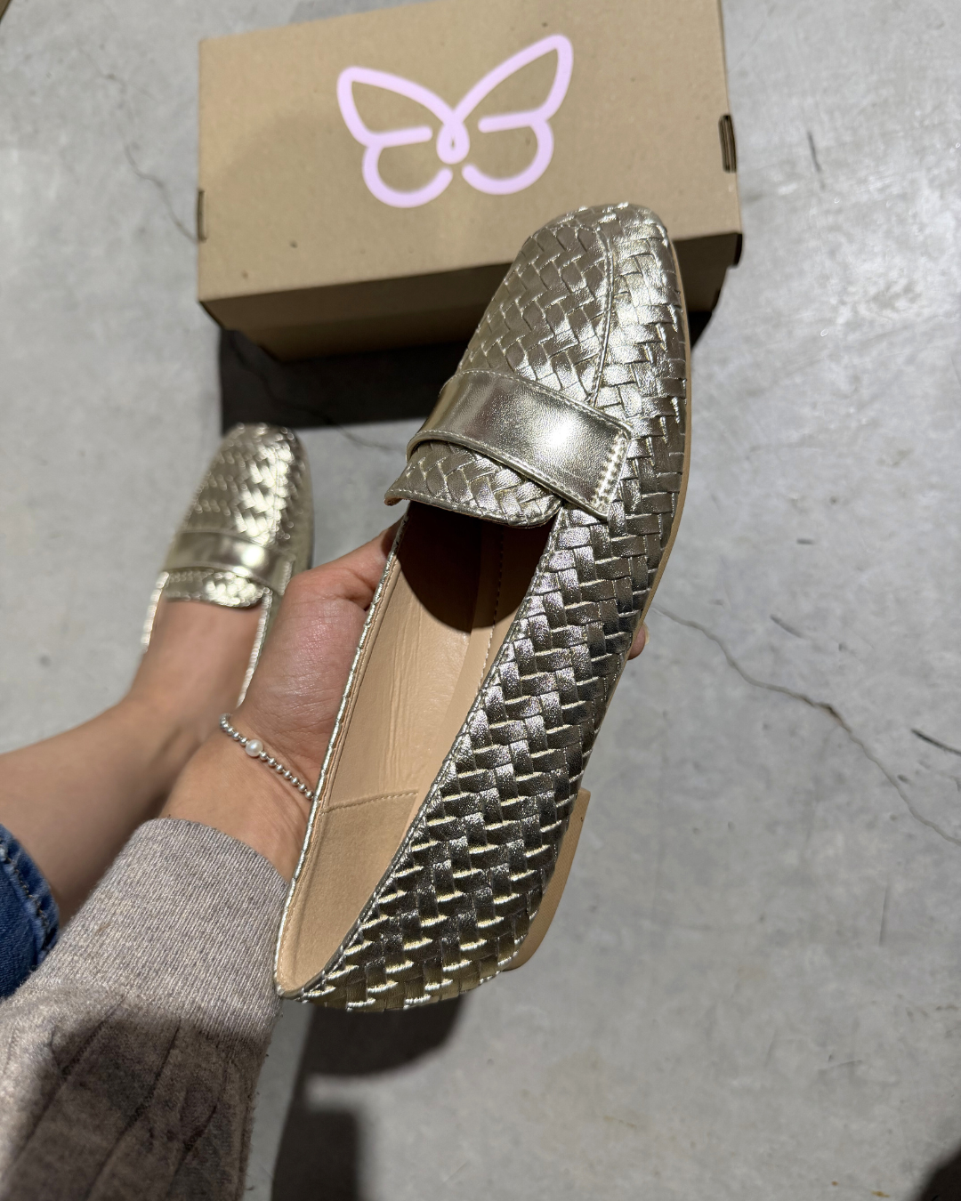 231AR Casual Sintético Oro