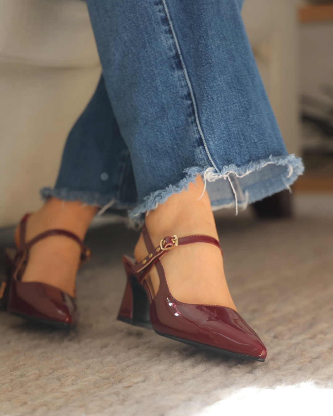 70390 Zapatilla Sintético Charol Vino