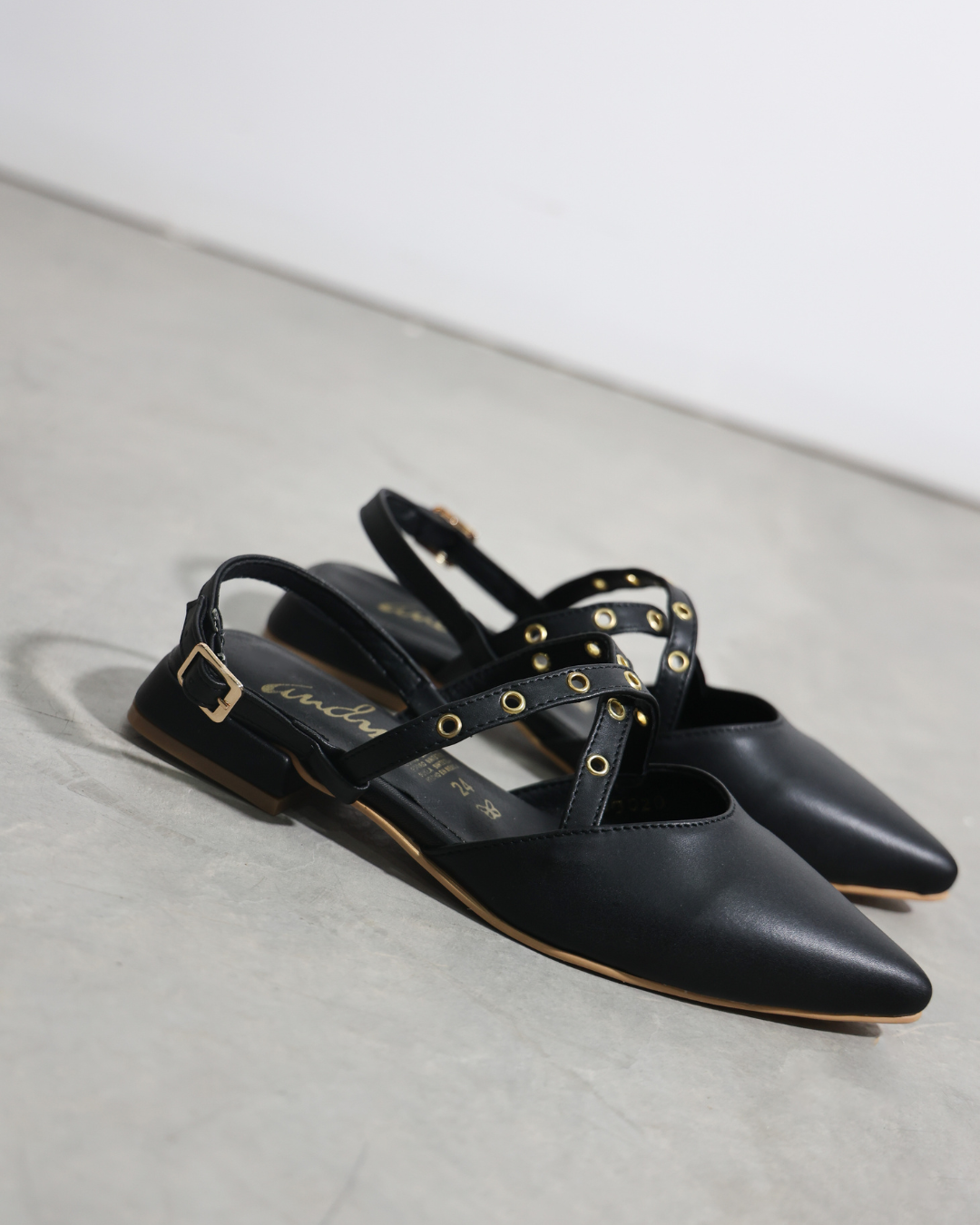 1523R Nairobi Negro