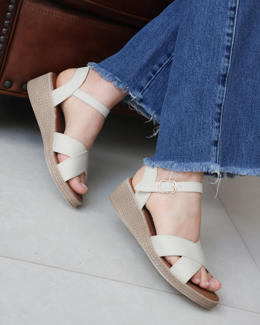 670DF Sandalia Textil Beige