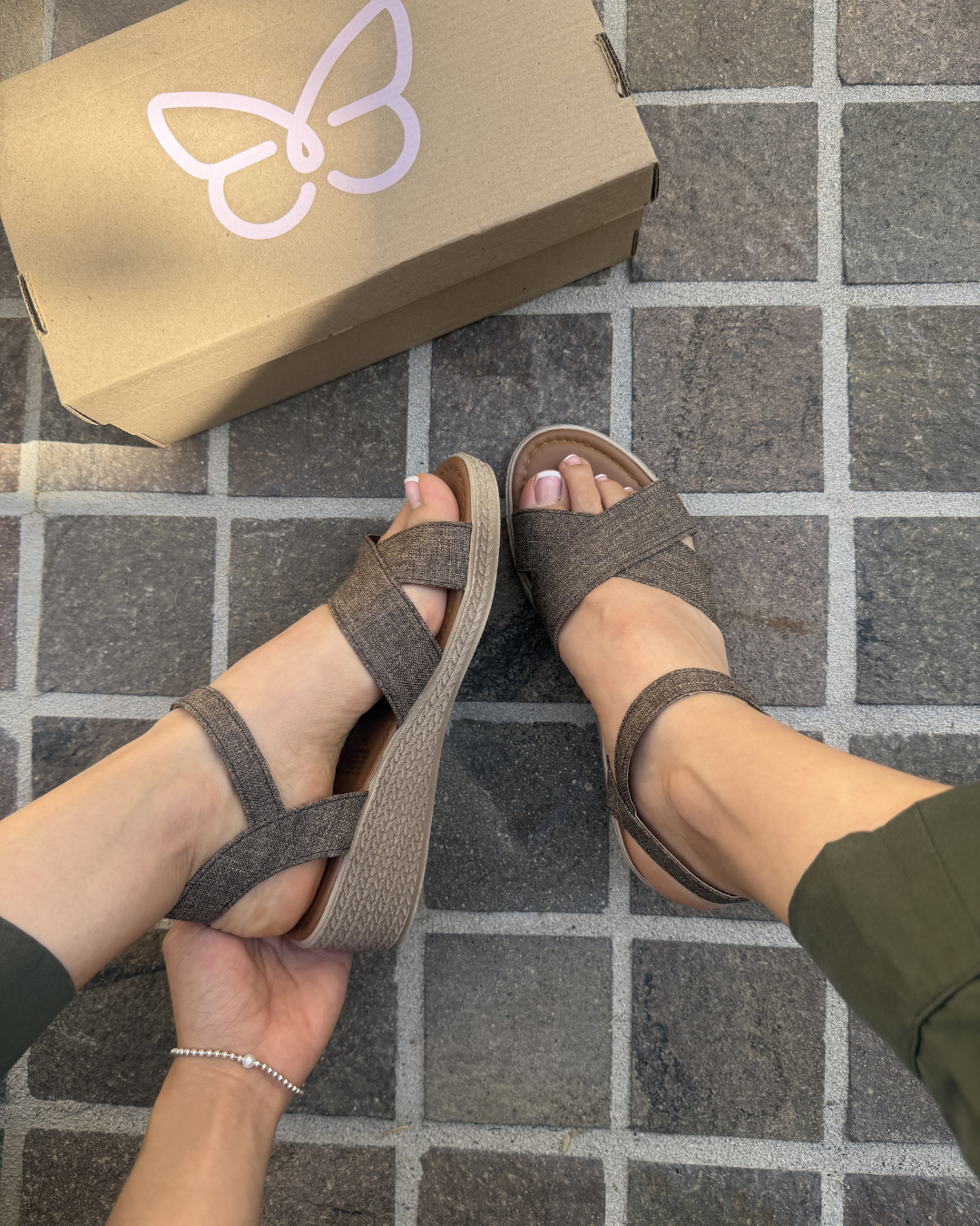 670DF Sandalia Textil Café