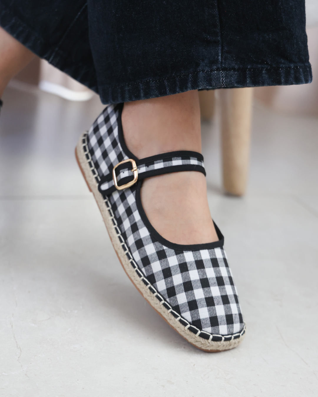 238AR Casual Textil Cuadros Negro