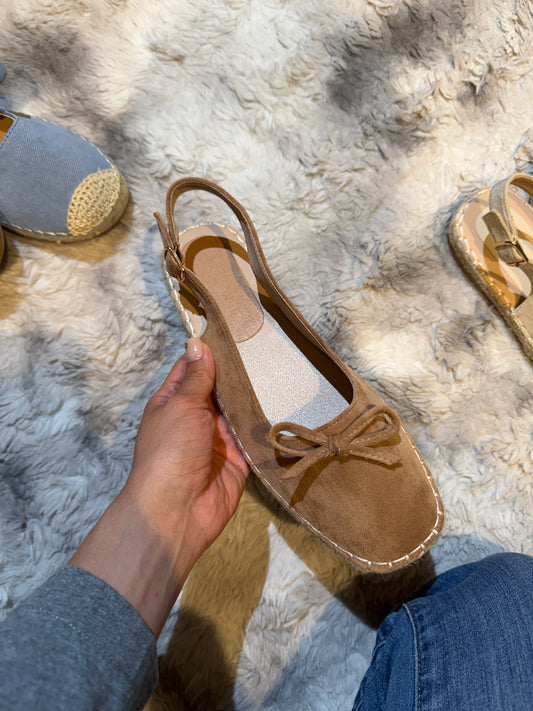 235AR Casual Sintético Durazno Camel