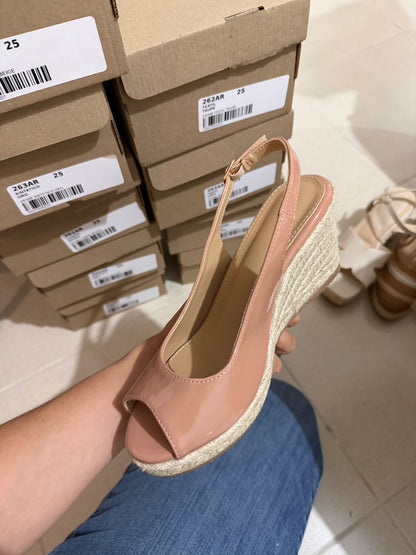 261AR Sandalia Charol Natural