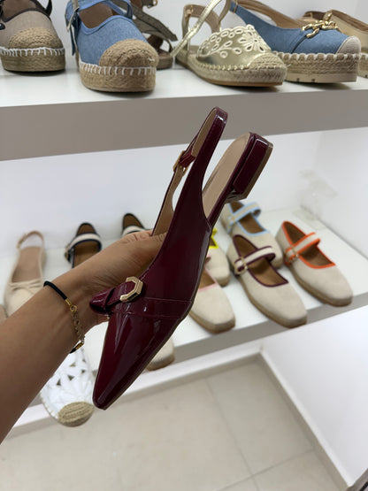 267AR Zapatilla Sintético Charol Vino