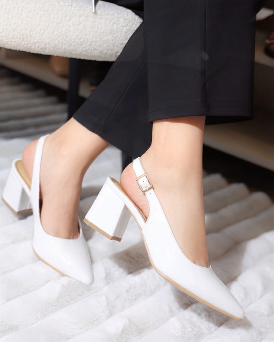 852R Zapatilla Charol Blanco