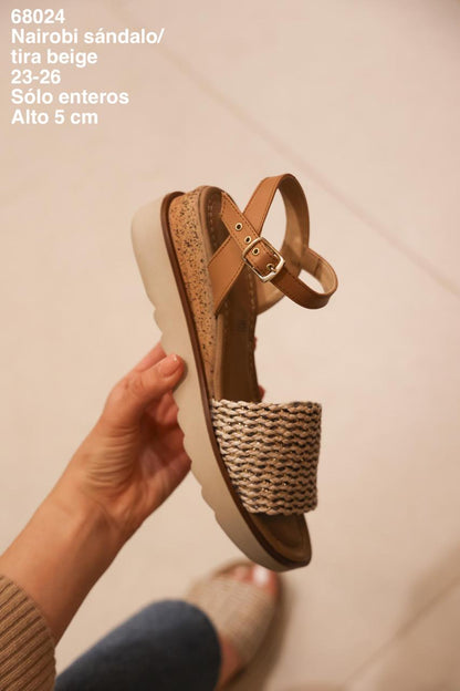 68024 Nairobi Sándalo/Tira Beige - Mayoreo Calzado AndySANDALIA sin marca